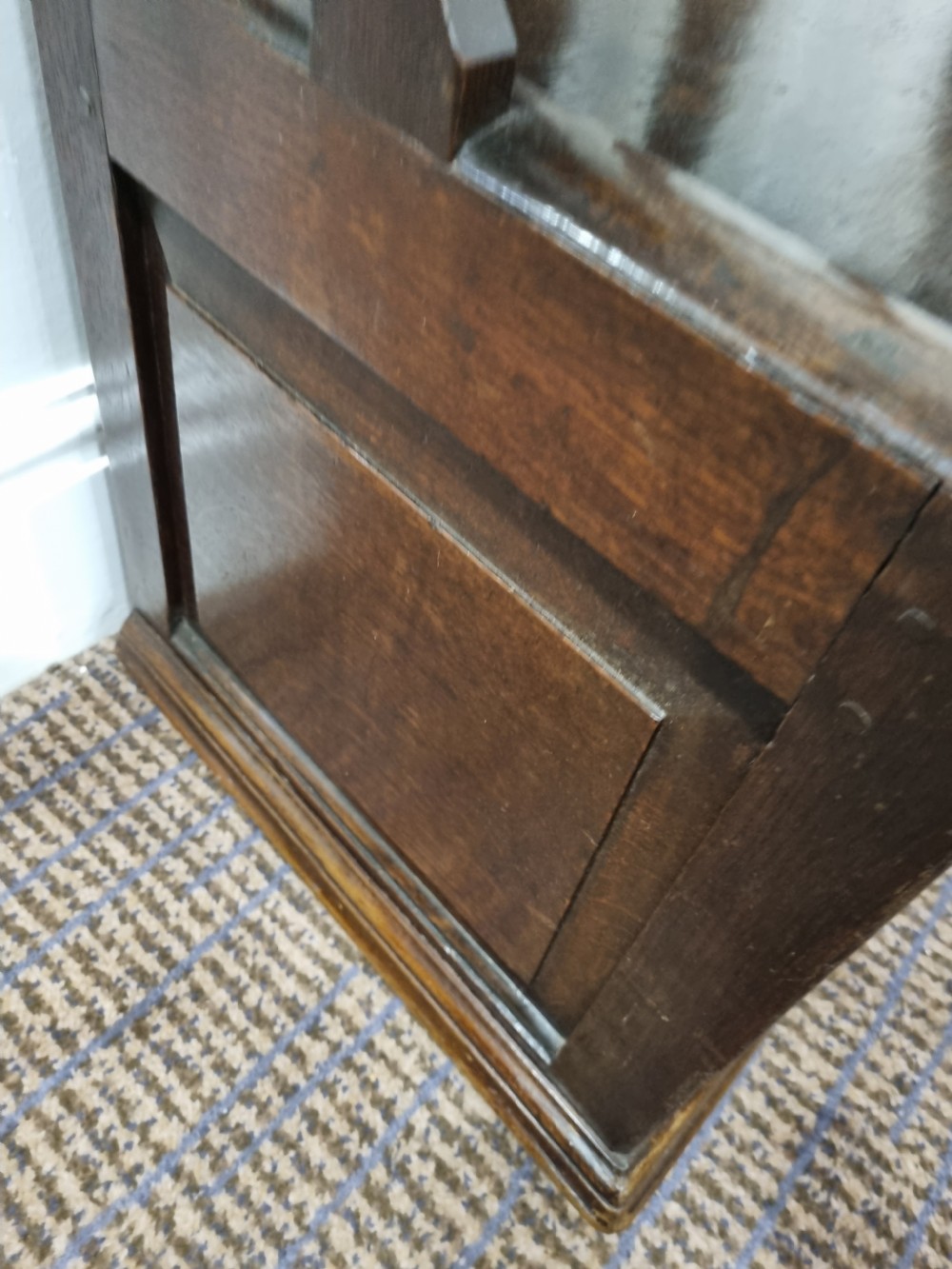 GOOD ANTIQUE EARLY 18THC PATINATED BOX SEAT ARMCHAIR View VI