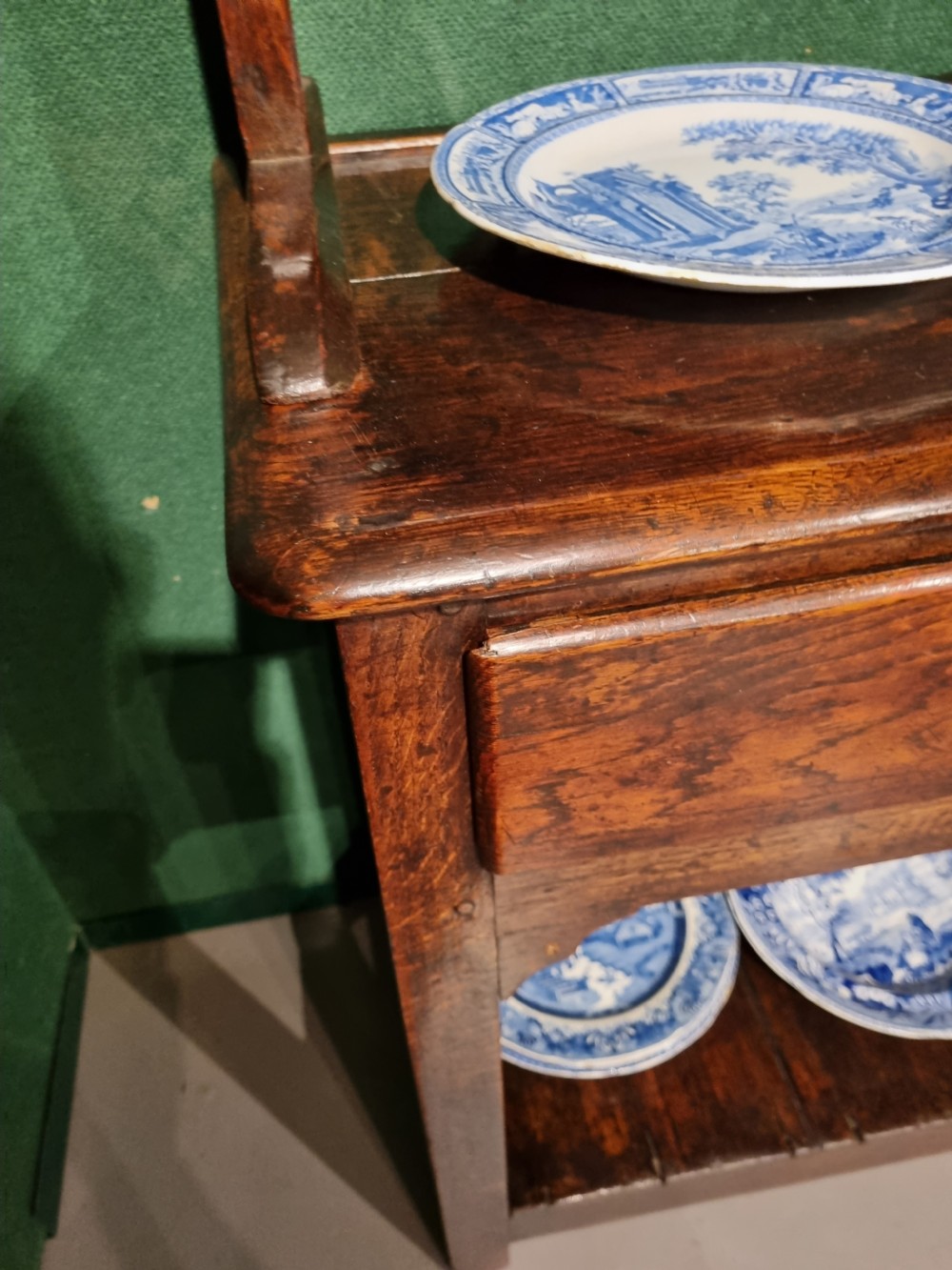 VERY SMALL E19THC CAMARTHENSHIRE OAK POTBOARD DRESSER AND RACK View III