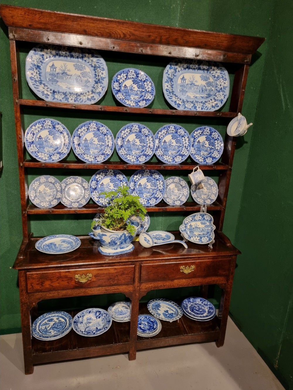 VERY SMALL E19THC CAMARTHENSHIRE OAK POTBOARD DRESSER AND RACK View V