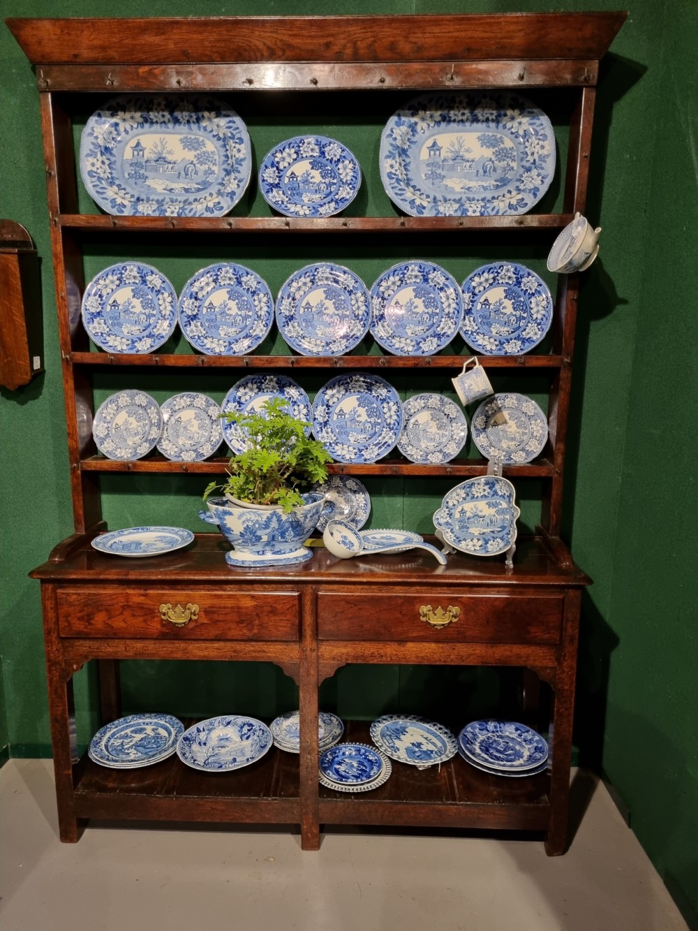 VERY SMALL E19THC CAMARTHENSHIRE OAK POTBOARD DRESSER AND RACK View VII