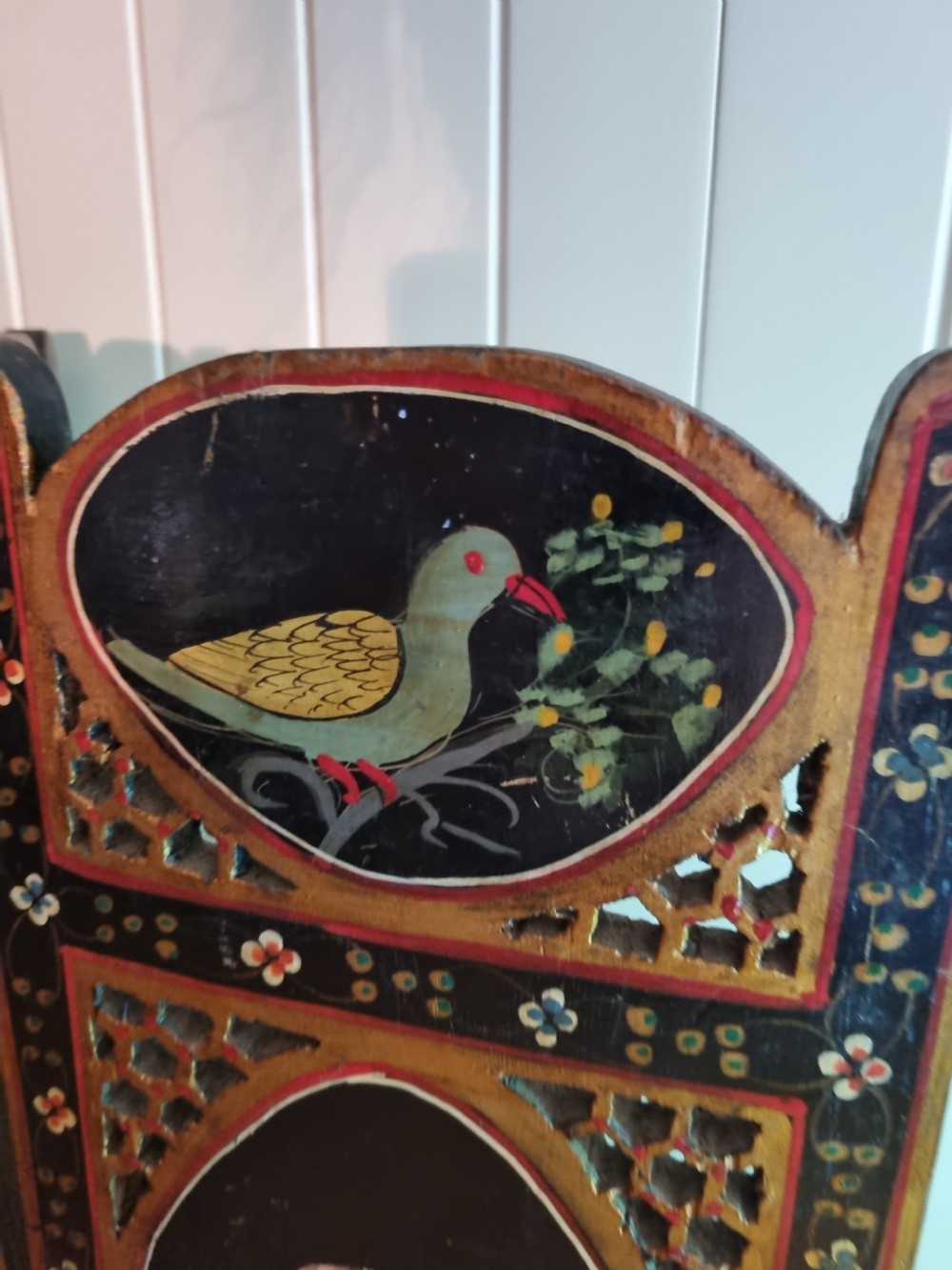 ANTIQUE INDIAN PAINTED TABLE SCREEN OF FINE QUALITY View IV