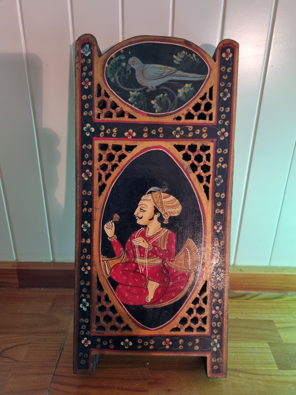 ANTIQUE INDIAN PAINTED TABLE SCREEN OF FINE QUALITY View VIII