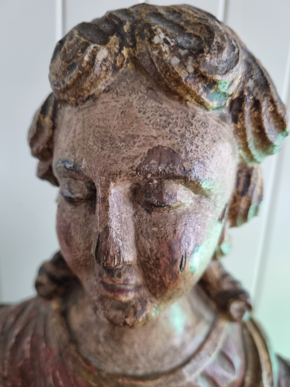 A LATE 16THC EUROPEAN POLYCHROME CARVING OF A MALE View IV
