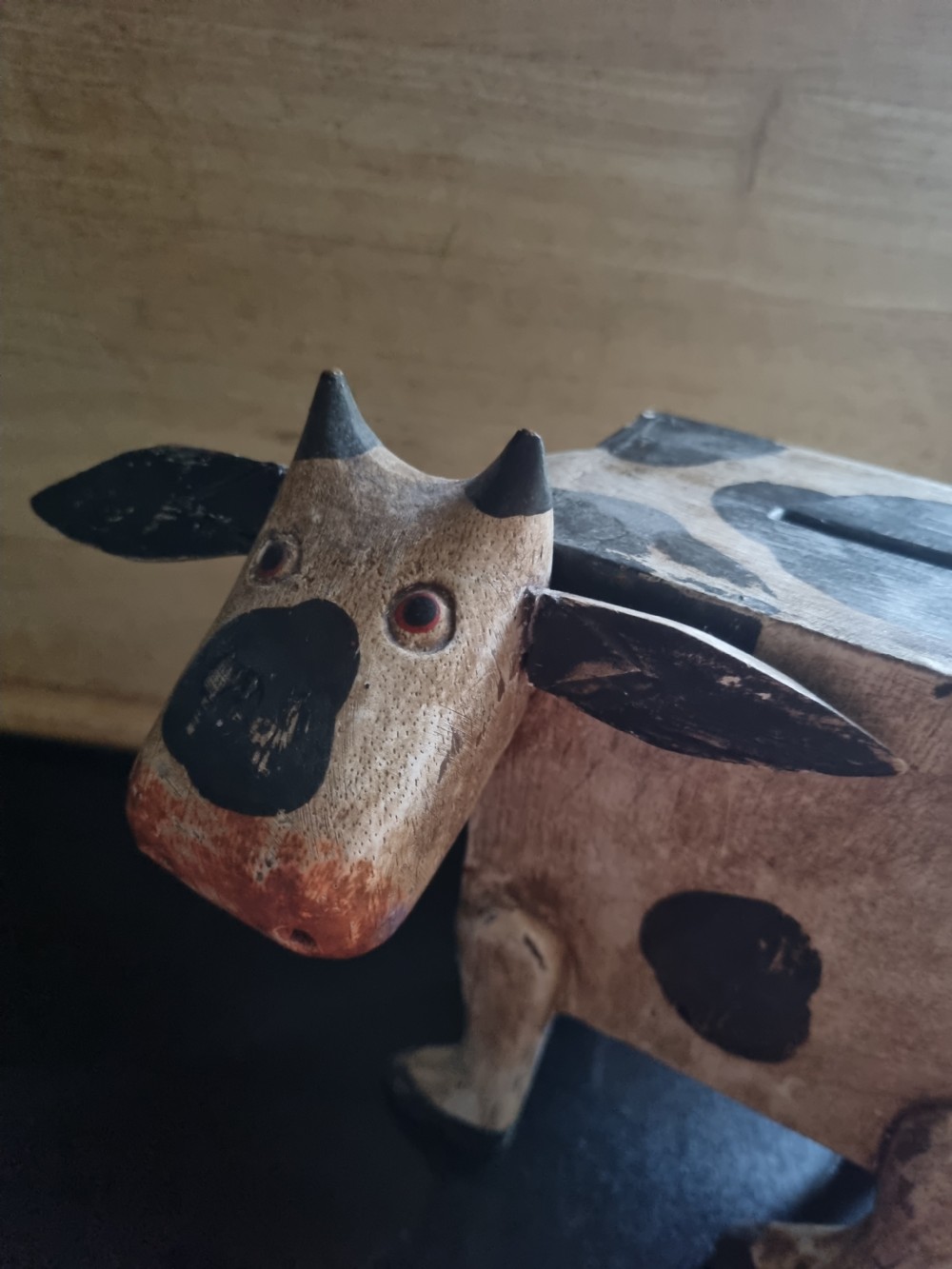 FOLK ART  NAIVE WOODEN PAINTED COW MONEY BOX View II