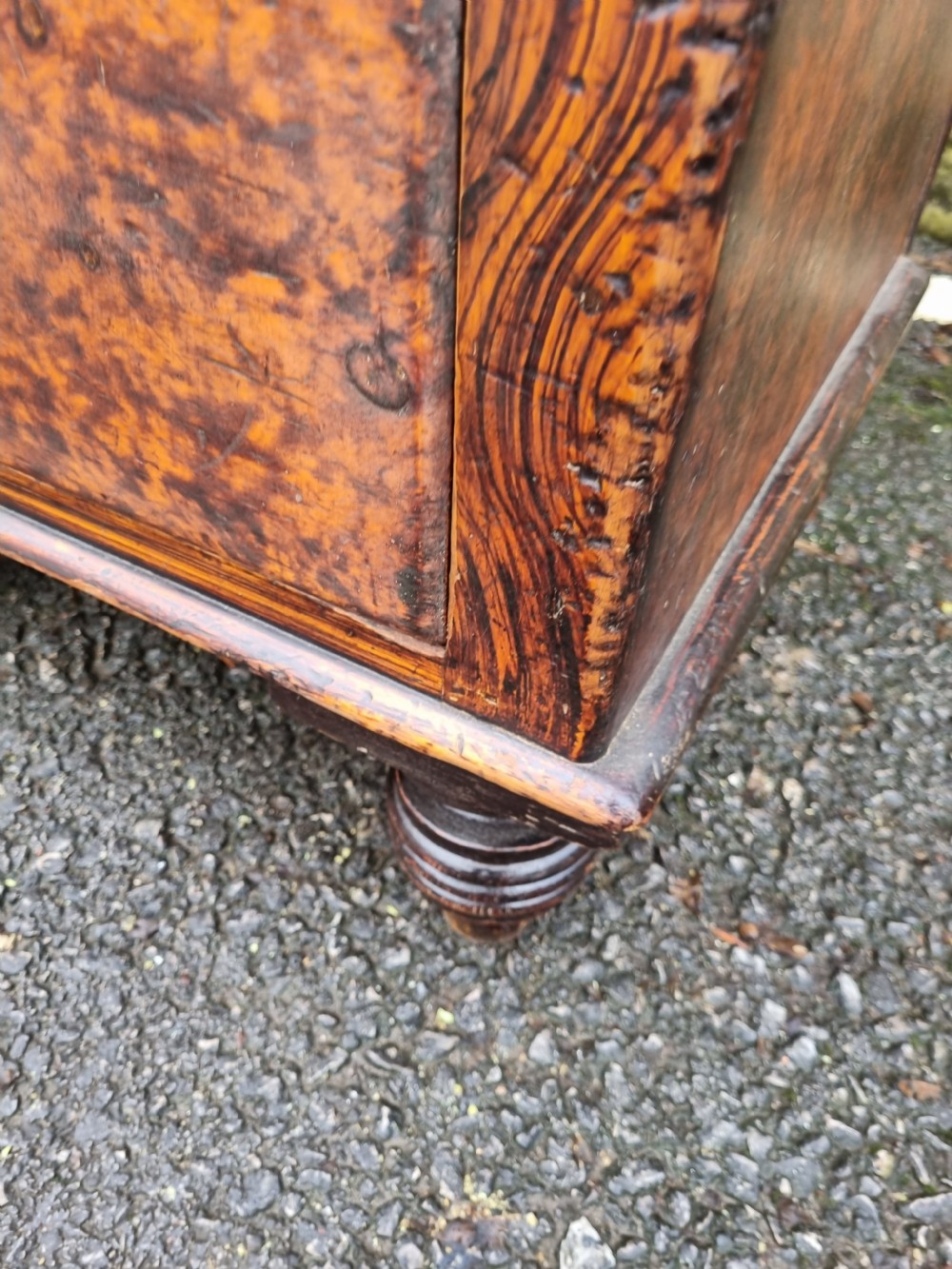 ORIGINAL 19THC SIMULATED MULBERRY PAINTED PINE DRESSER  View V