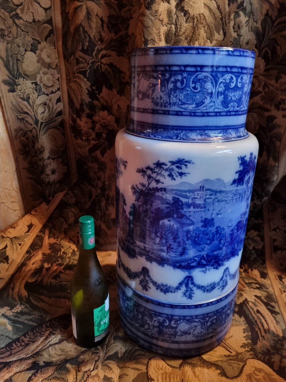 MASSIVE FLO BLUE DOULTON STICK /UMBRELLA STAND . View V