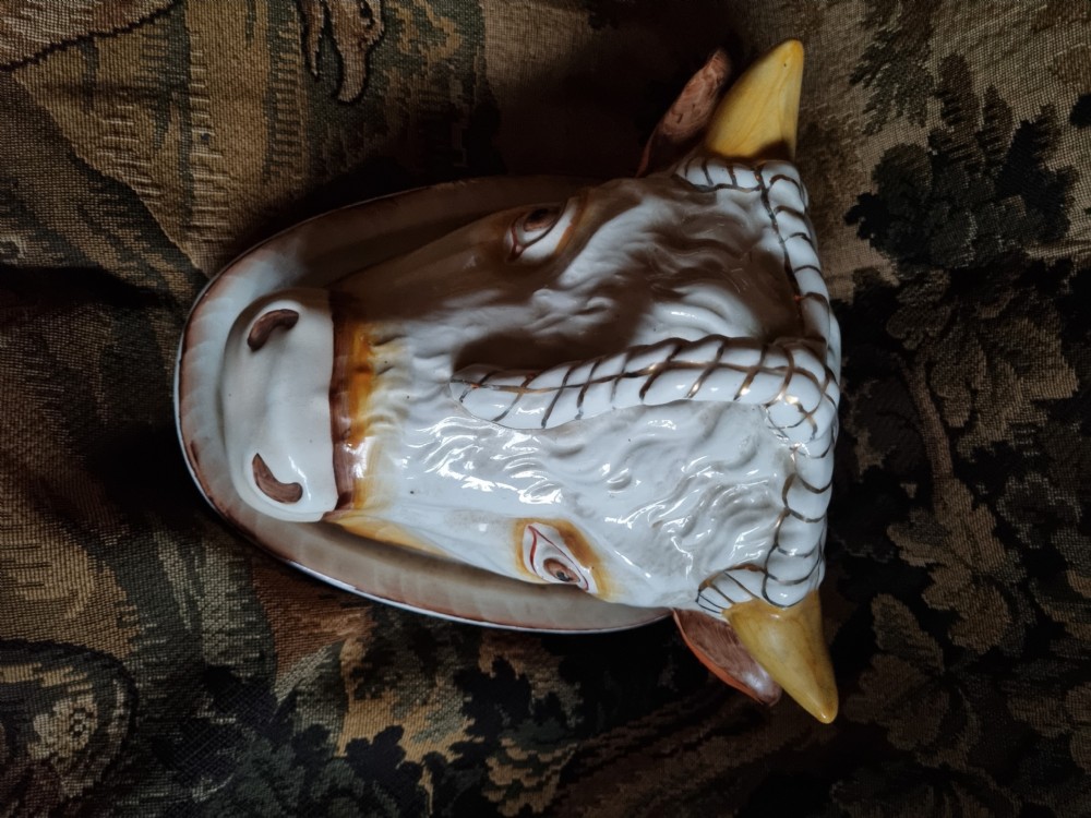 A SCARCE 18THC STAFFORDSHIRE,S BULL S HEAD 