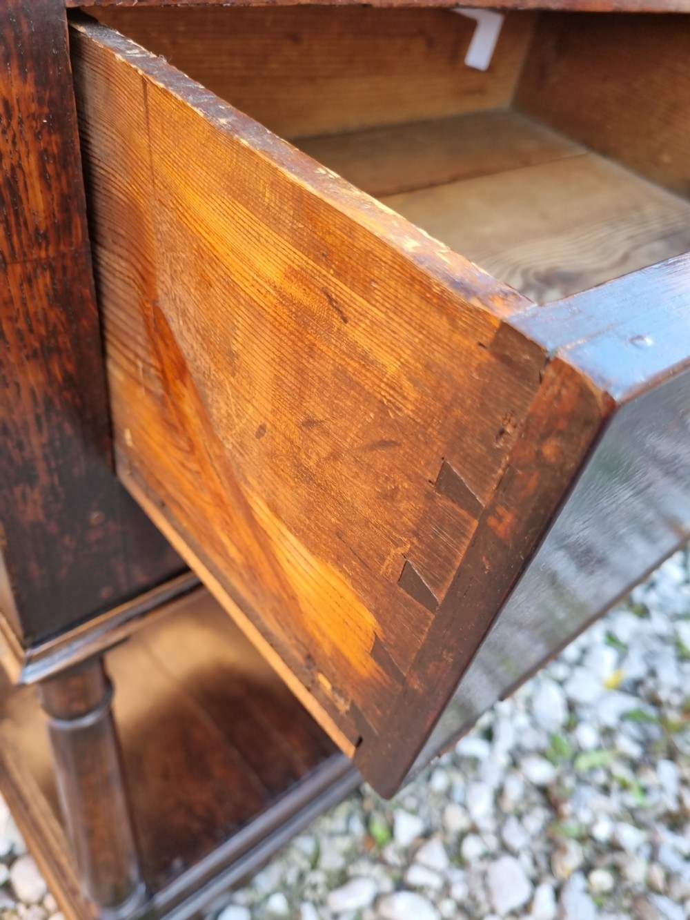 18THC MID/SOUTH WALES OAK POTBOARD DRESSER BASE View VI