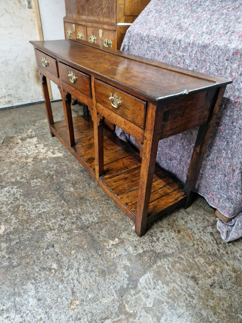SMALL 18THC OAK POTBOARD DRESSER BASE ORIGINAL THROUGHOUT
