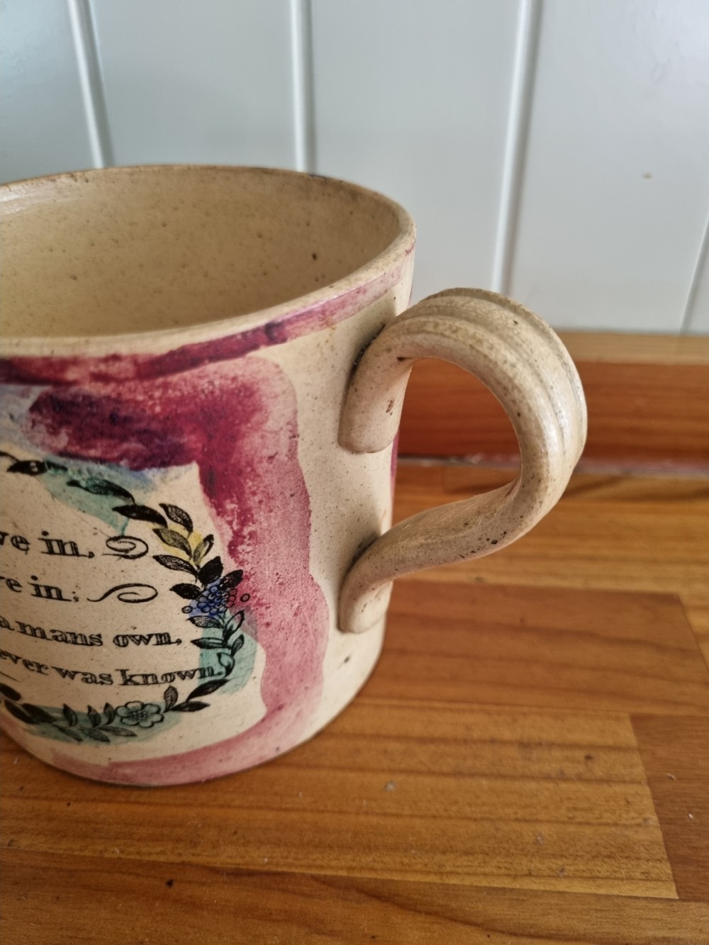 A GOOD RARE EARLY SUNDERLAND LUSTRE POTTERY MUG. View IV