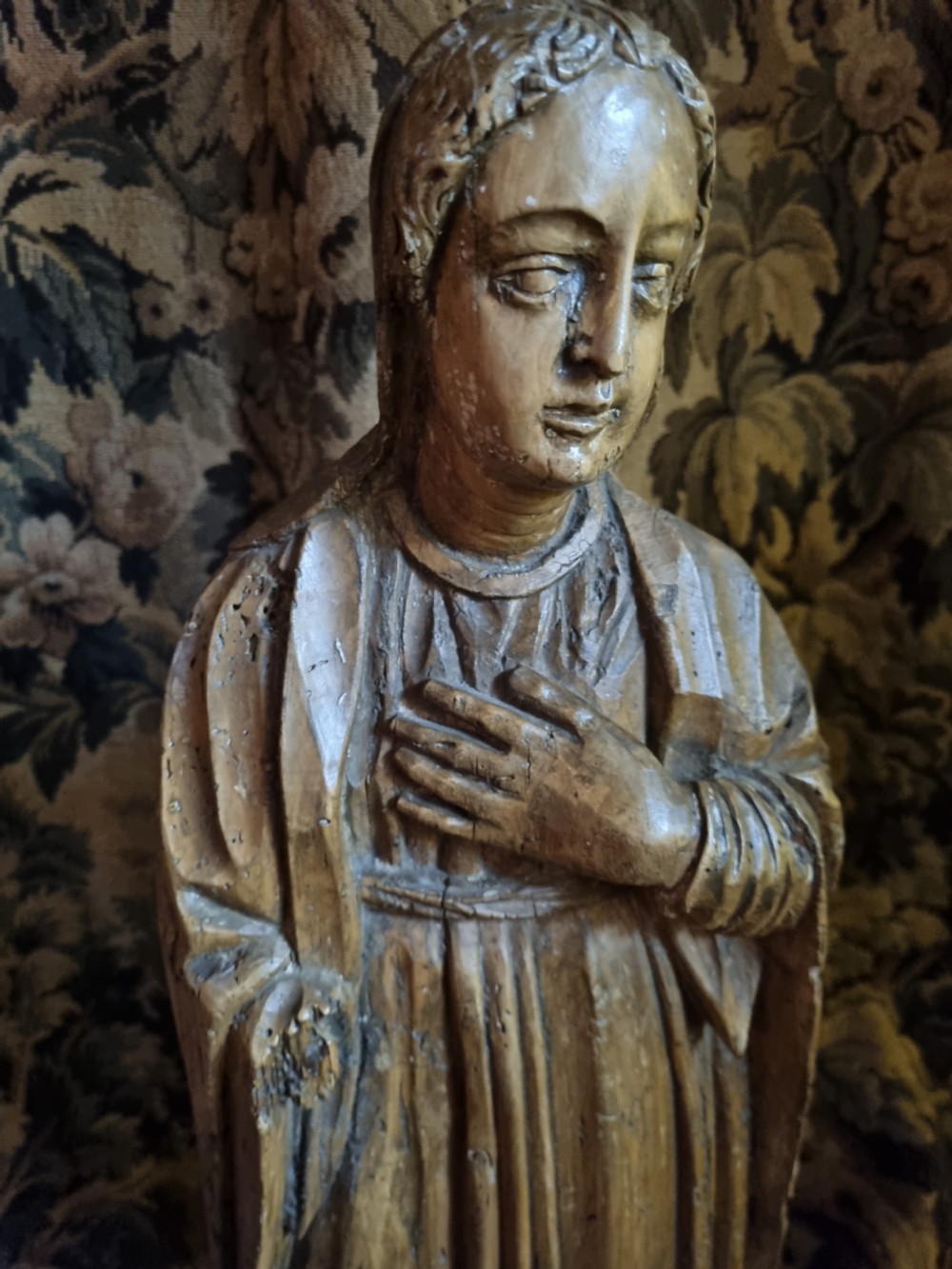 A GOOD LATE16THC/E 17THC WALNUT FIGURE 68CMS H View II