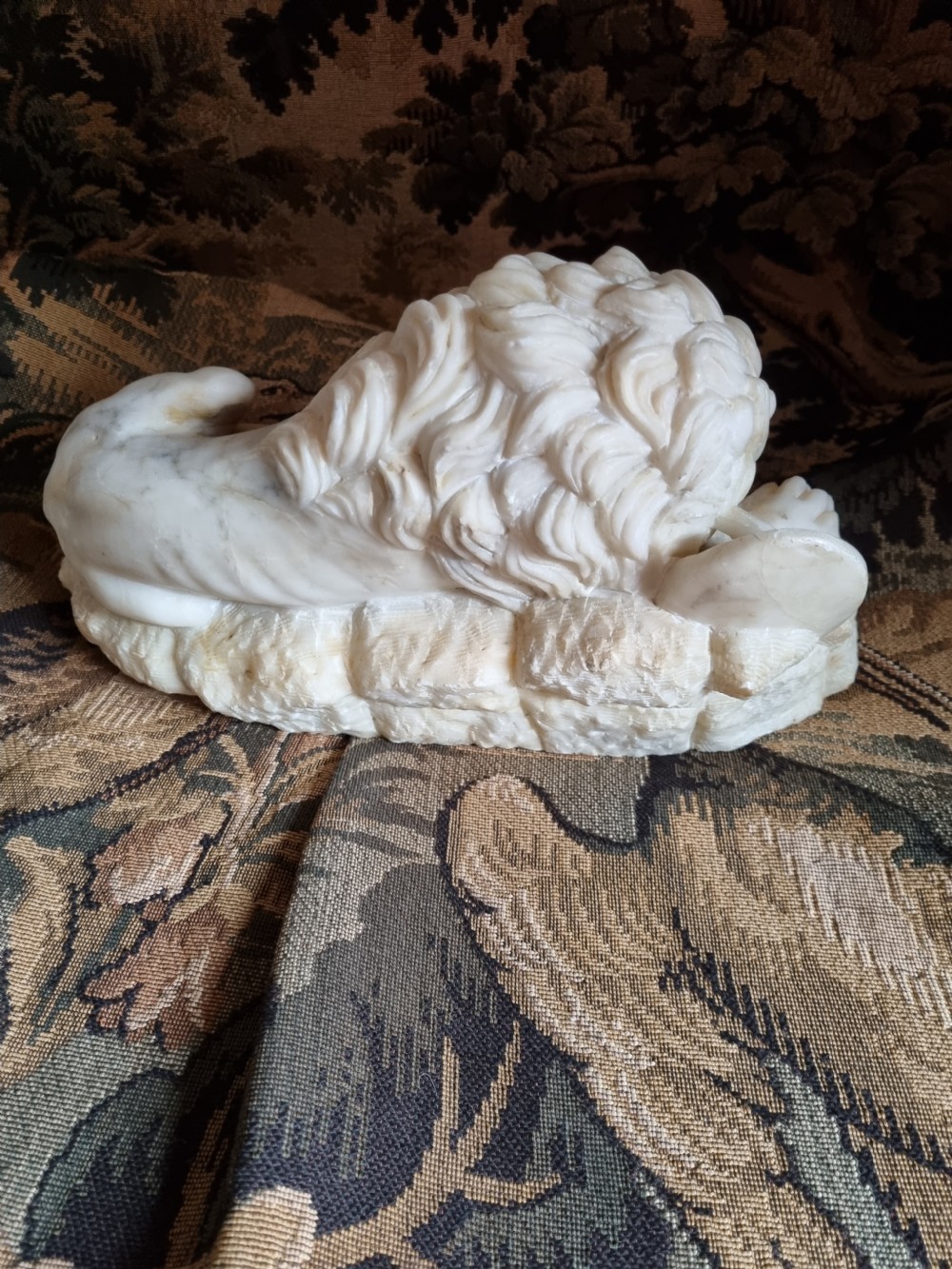 A 19THC CARVED MODEL OF THE LION OF LUCERNE  IN ALABASTER  View V