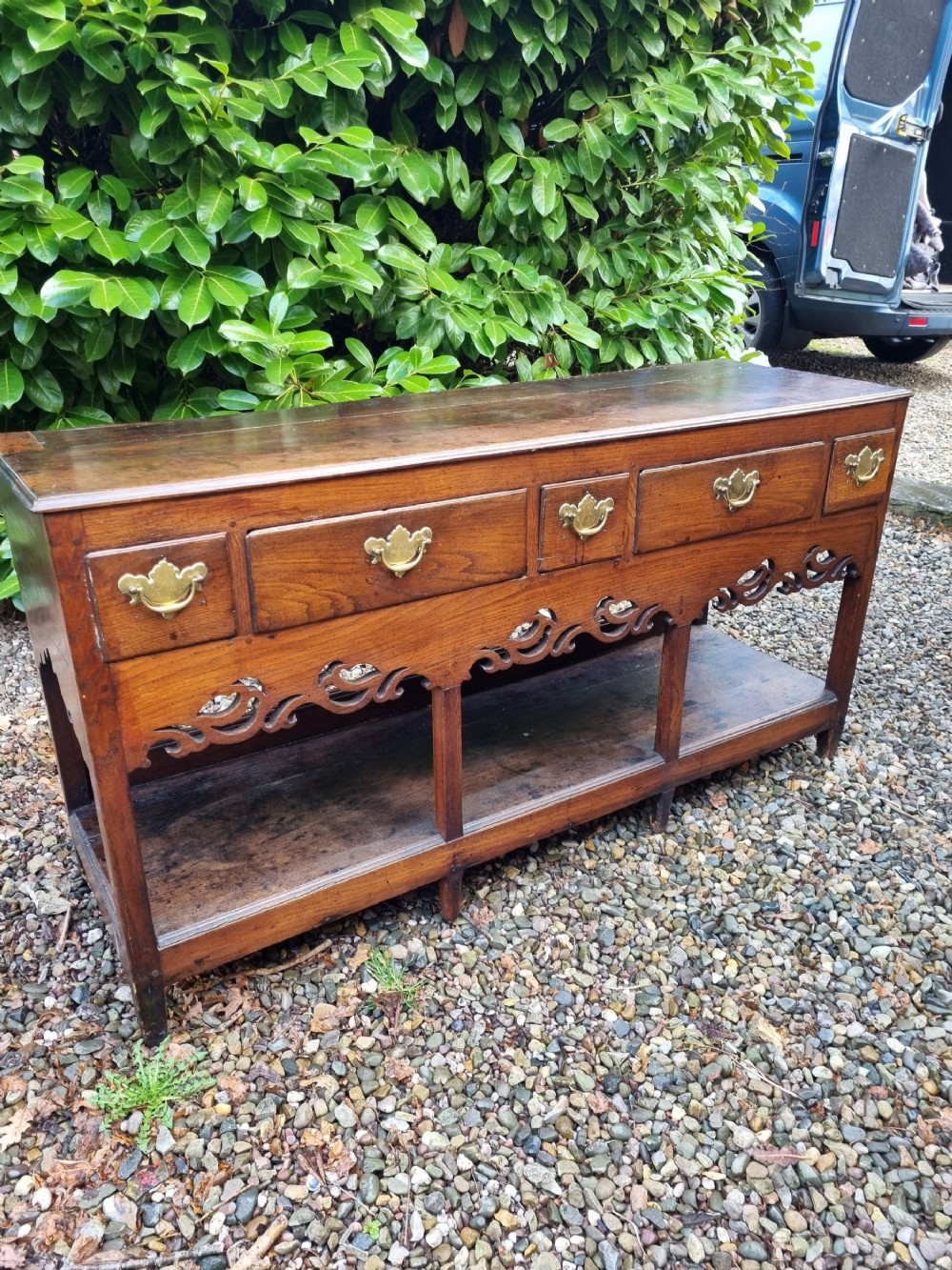 AN SUPERB 18THC SOUTH WALES OAK DRESSER BASE C1780