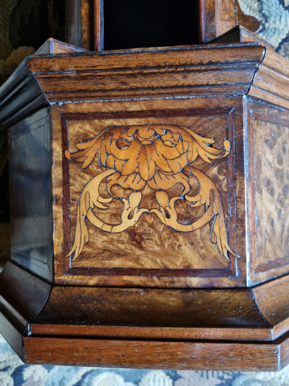 LATE 17THC/E18THC INLAID ITALIAN WALNUT RELIC HOLDER/TABERNACLE  View II