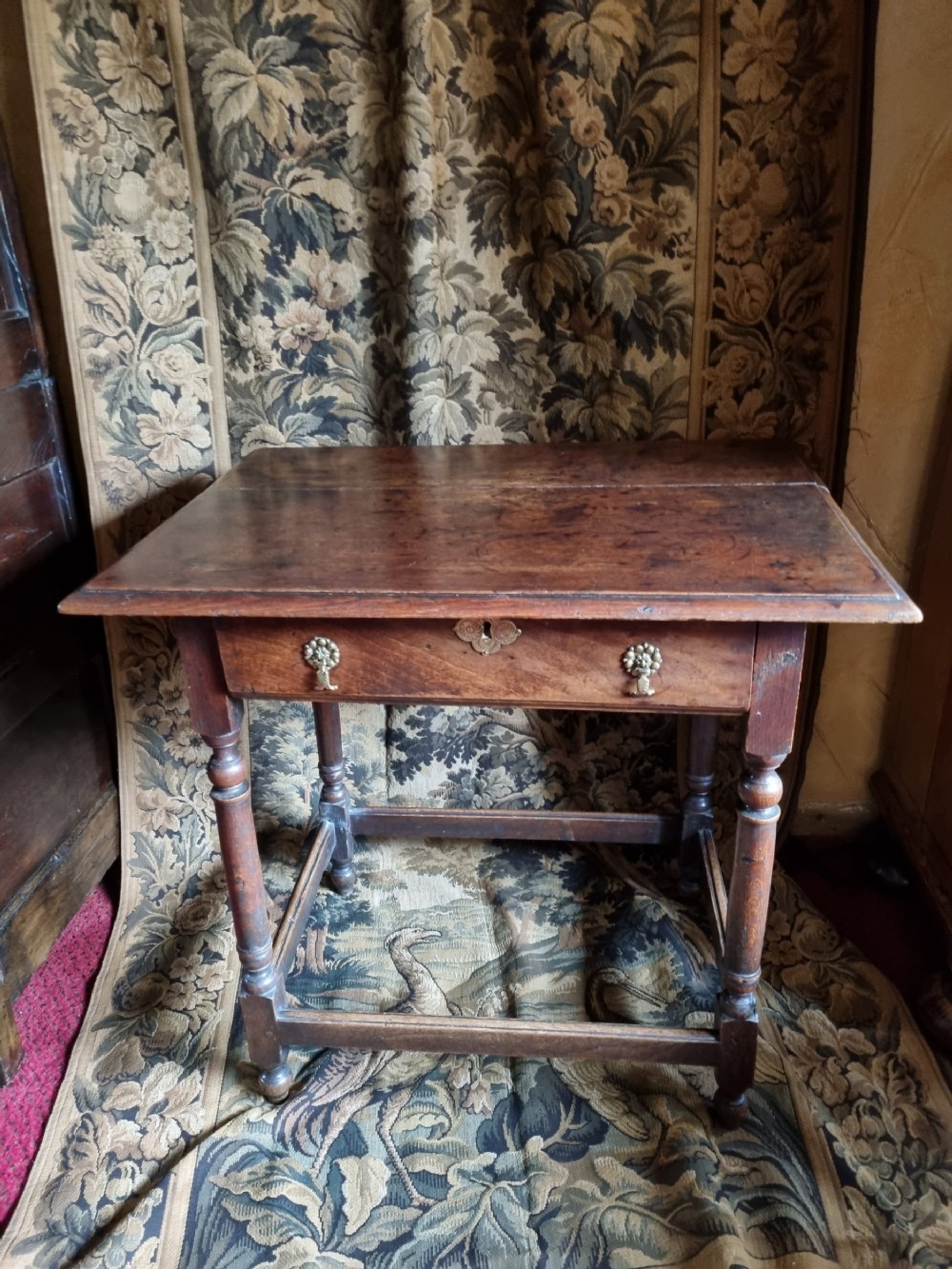 EARLY 18TH C ORIGINAL OAK SIDE TABLE WITH DRAWER.