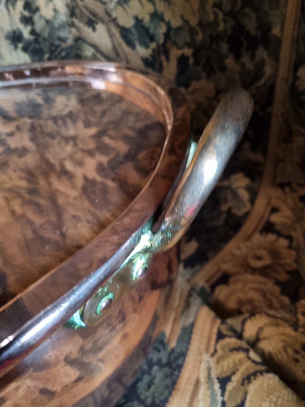 A MASSIVE COUNTRY HOUSE 19THC COPPER PAN AND LID 61CMS ROUND View II