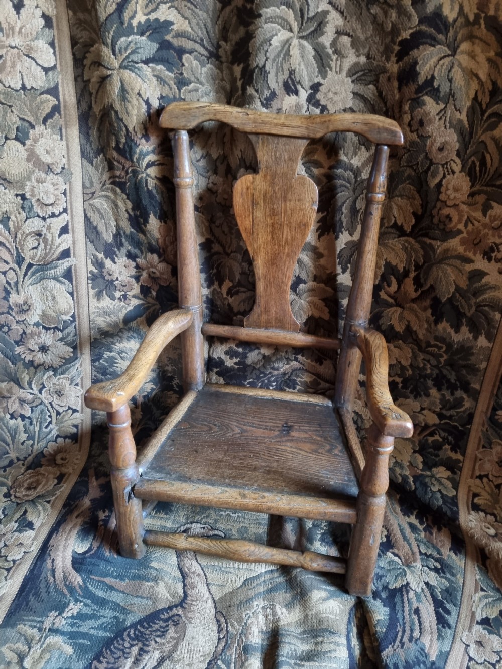 UNUSUAL NAIVE  18THC CHILD,S YEW AND ELM ARMCHAIR View VI