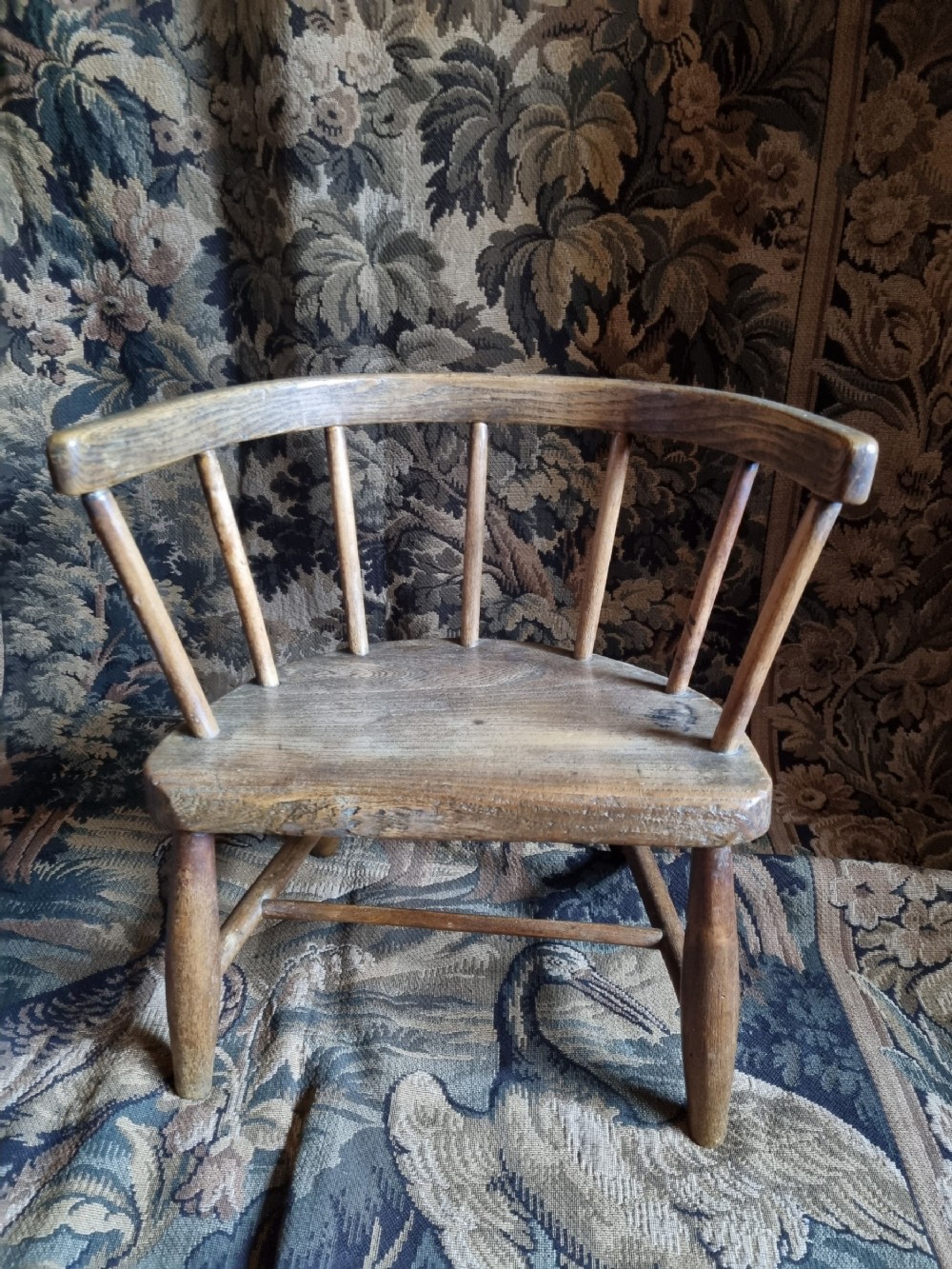 A SUPER NAIVE 19TH C ASH AND ELM CHILDS CHAIR .