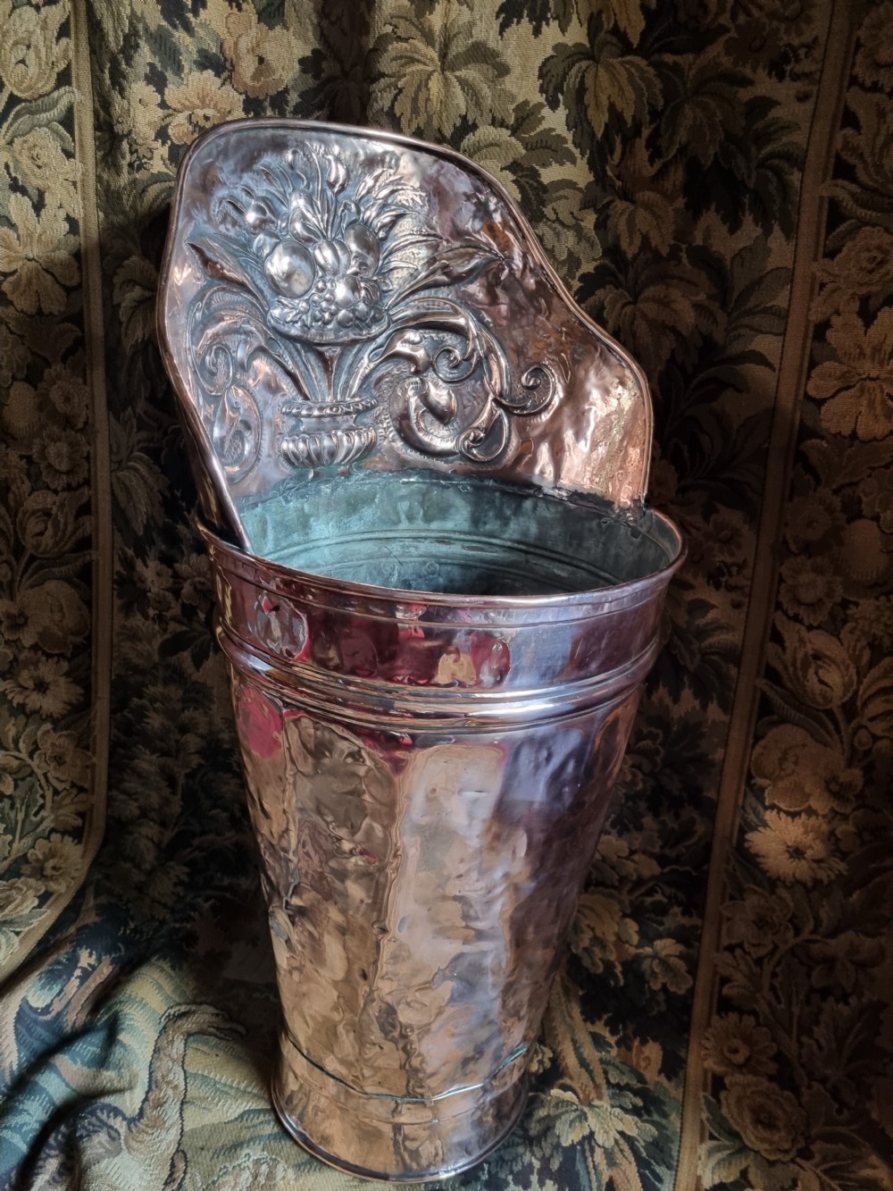 LARGE 19THC FRENCH COPPER EMBOSSED GRAPE HOD 