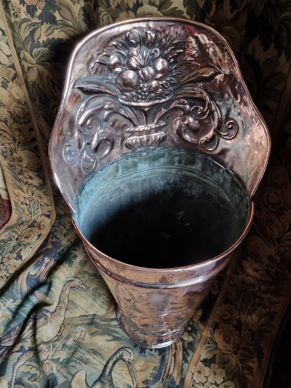 LARGE 19THC FRENCH COPPER EMBOSSED GRAPE HOD  View V