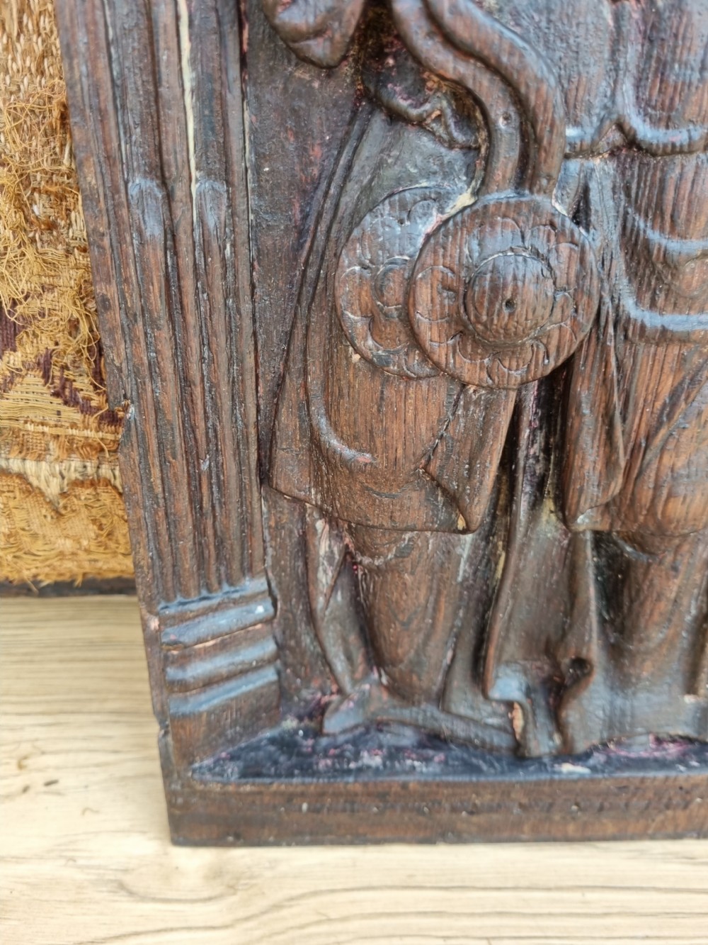 A GOOD LATE16TH/E17THC OAK CARVED PANEL View IV