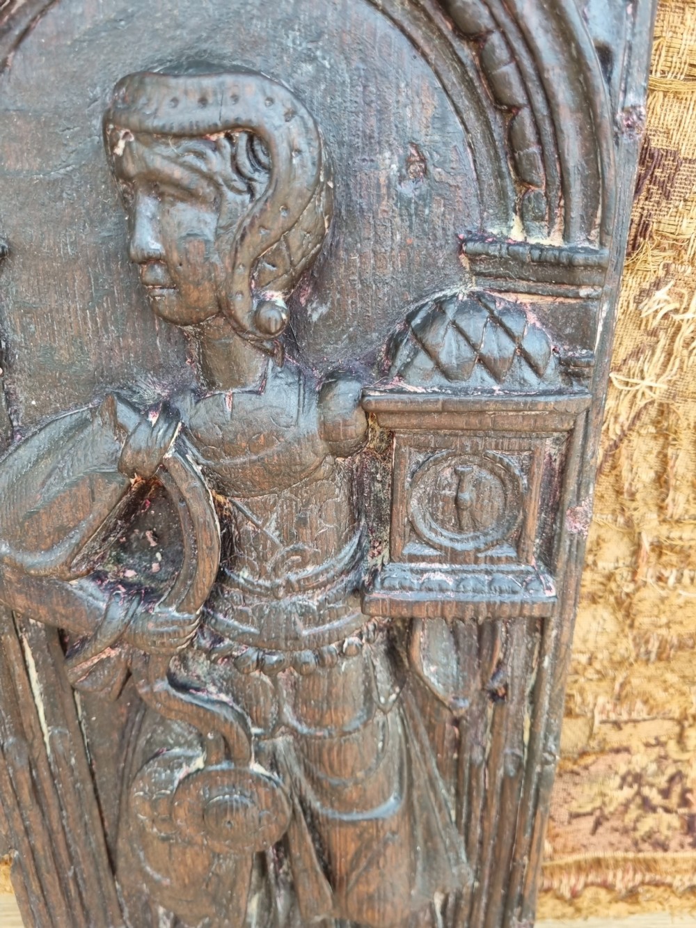 A GOOD LATE16TH/E17THC OAK CARVED PANEL View V