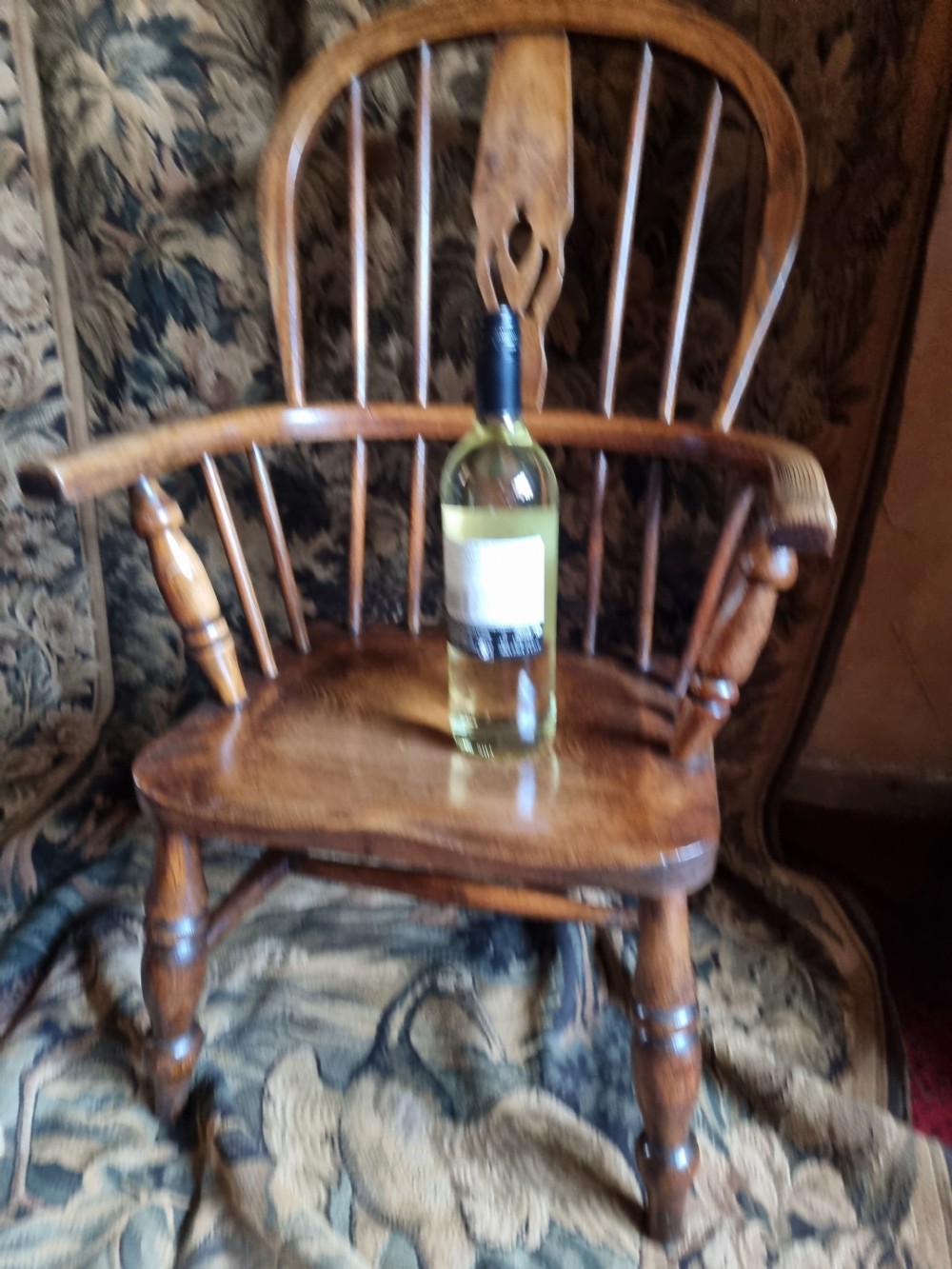 A GOOD EARLY 19THC ASH AND ELM LARGE CHILD,S WINDSOR CHAIR  View VI
