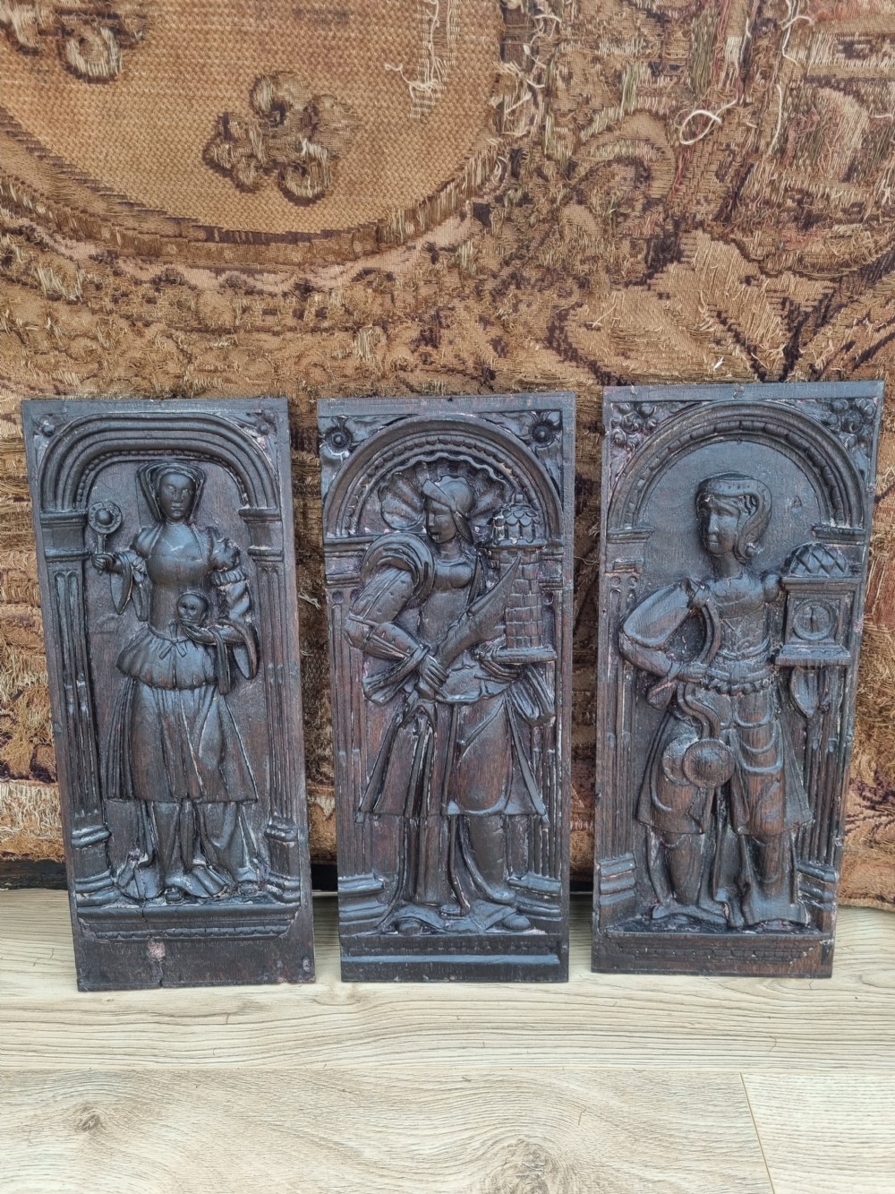 A LATE 16THC/E17THC OAK PANEL OF A KNIGHT View III