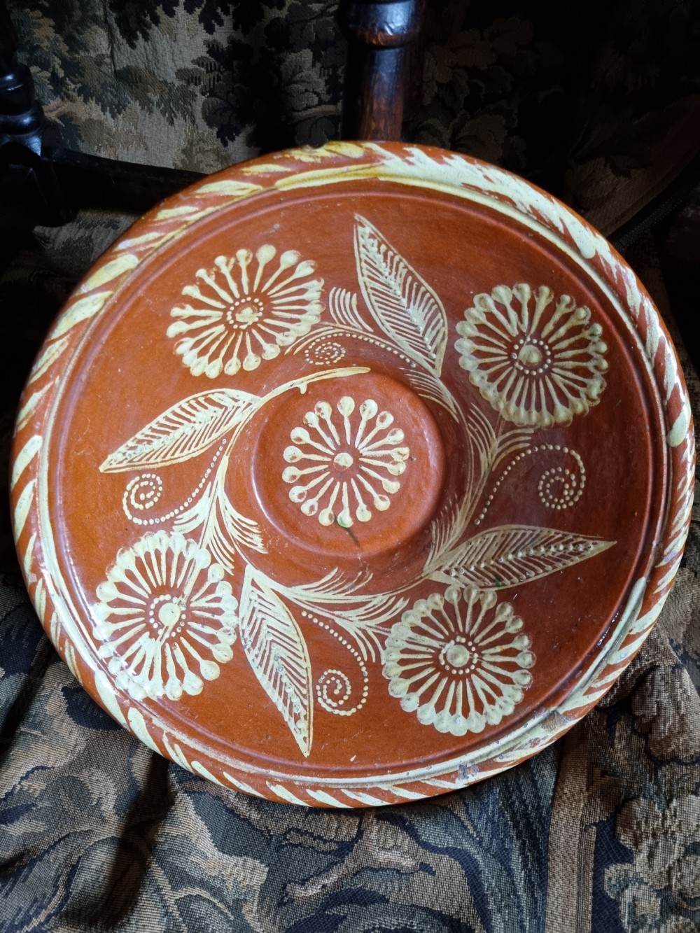 A WONDERFUL ANTIQUE DECORATED LARGE SLIPWARE BOWL View V