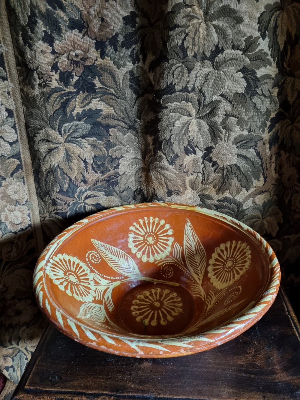 A WONDERFUL ANTIQUE DECORATED LARGE SLIPWARE BOWL View VI