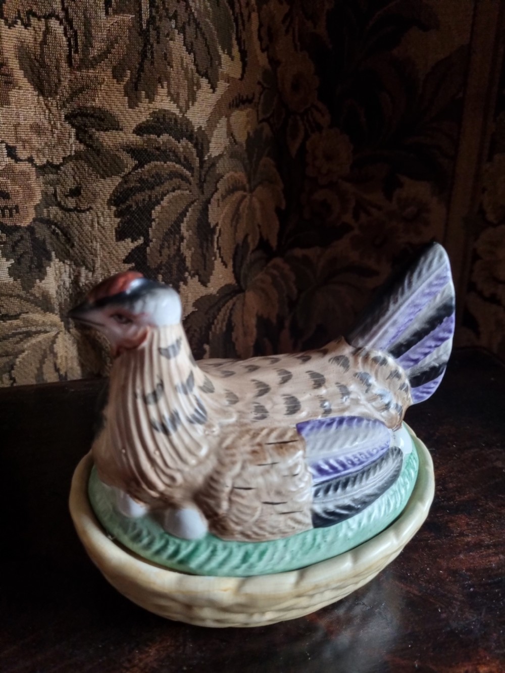 AN ANTIQUE STAFFORDSHIRE 