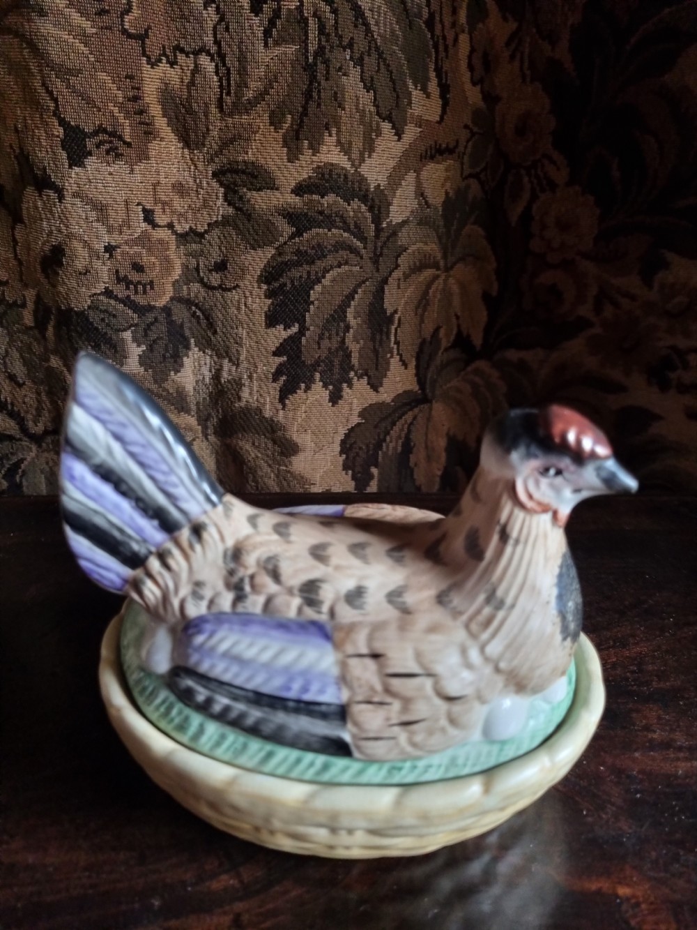AN ANTIQUE STAFFORDSHIRE 