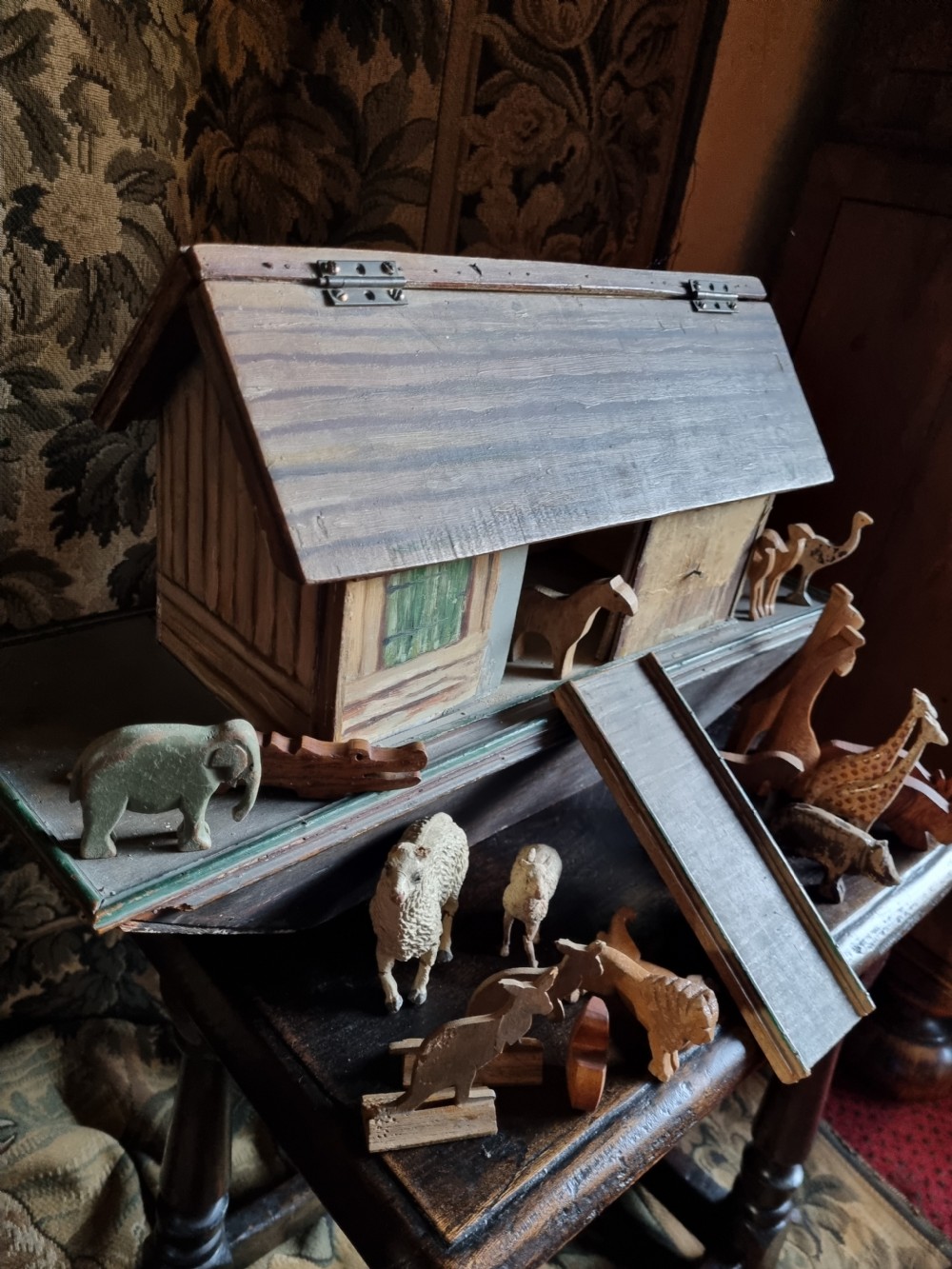  LATE 19THC WOODEN NAIVE NOAH,S ARK AND ANIMALS SCARCE  View VI