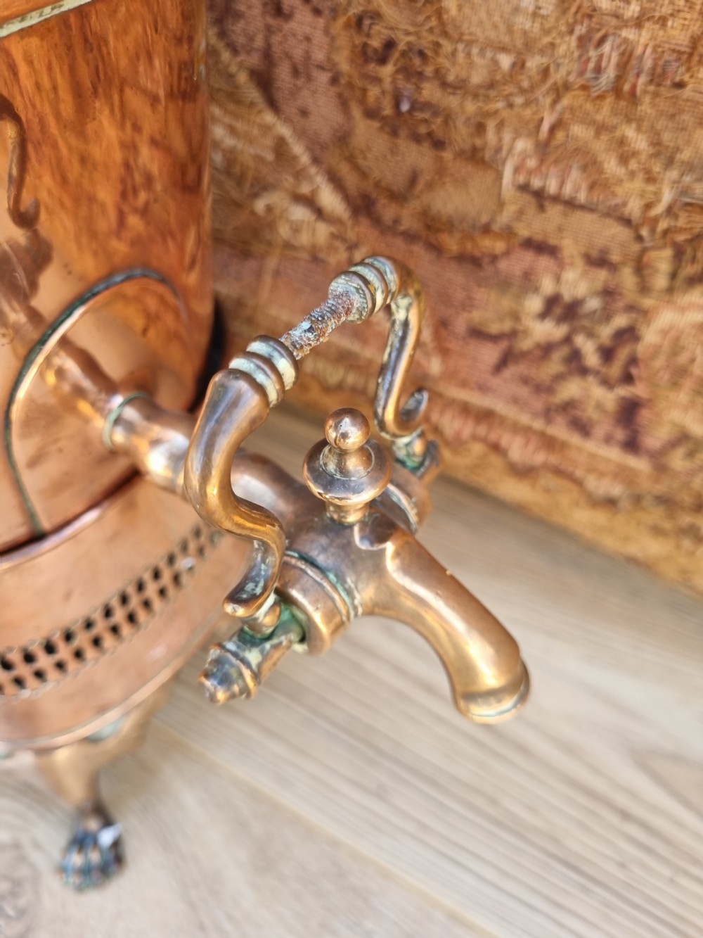 AN UNIQUE E 19THC COPPER KETTLE ON STAND COMPLETE WITH HEATER View IV