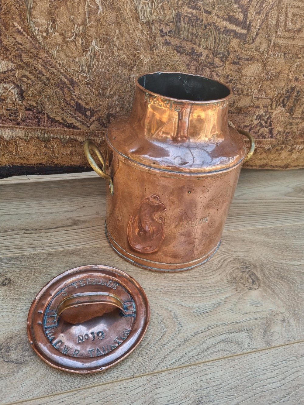 A. RARE 19THC 1 GALLON CREAM GWR CHURN View II