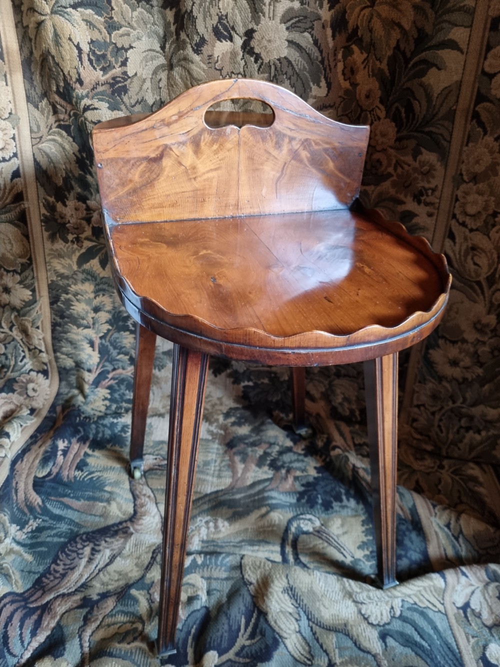 A RARE   19THC SOLID YEW WOOD BUTLERS WINE TRAY STAND. View II
