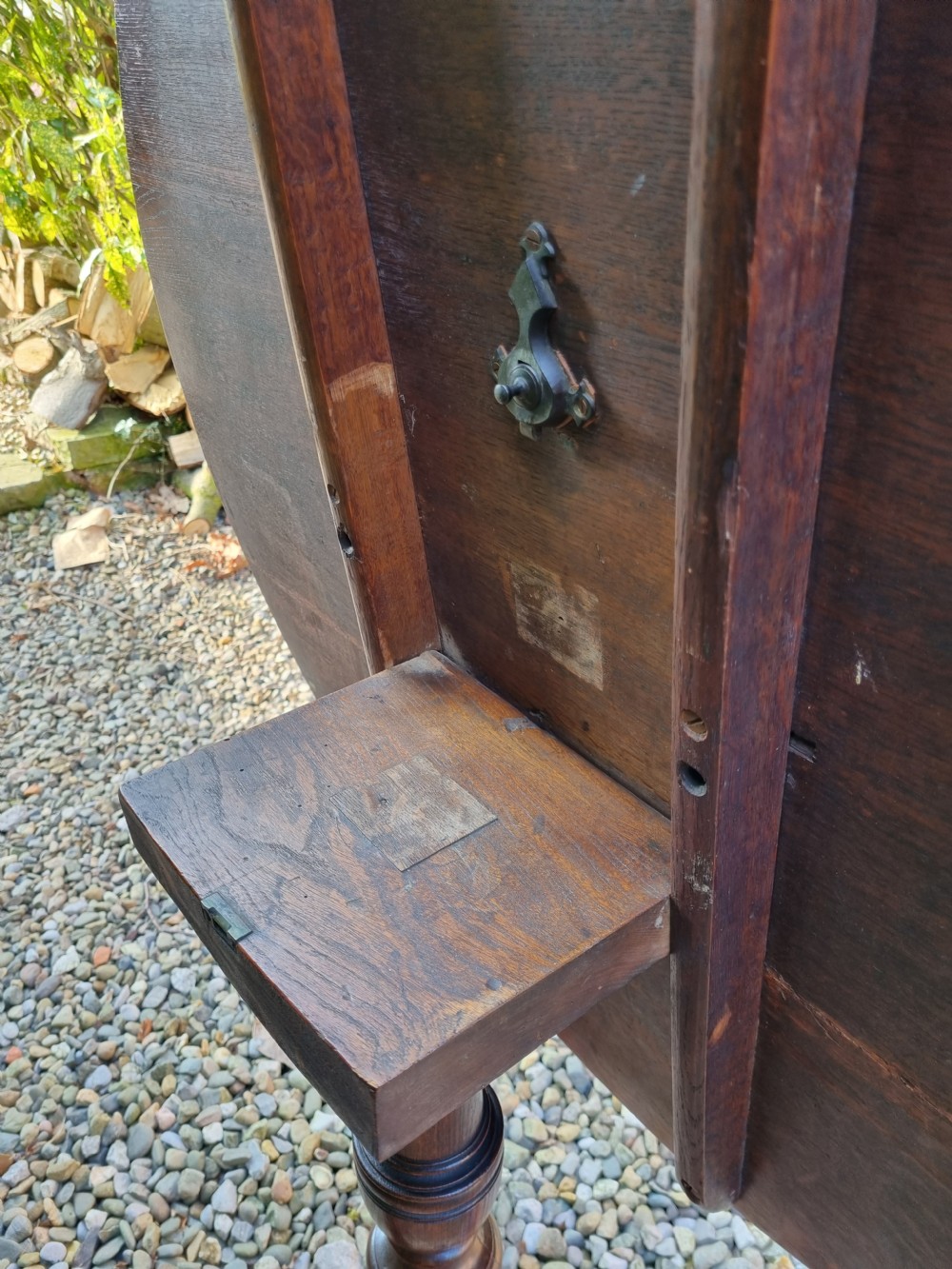 ANTIQUE LATE 18THC OAK LARGE TRIPOD TABLE View III
