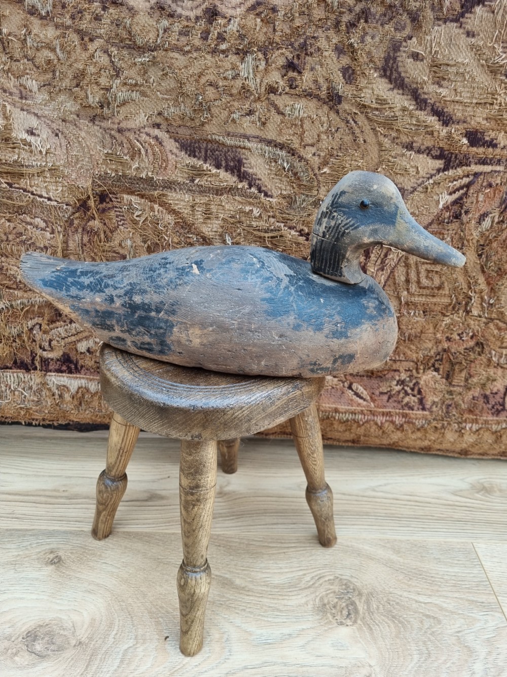 A GOOD ANTIQUE LARGE PAINTED DECOY DUCK (GLASS EYES) View V