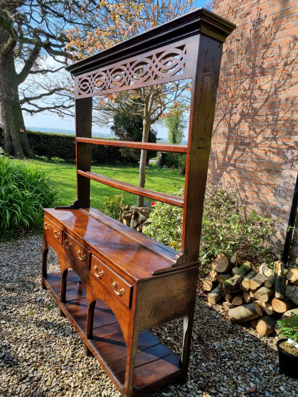 A FINE LATE GEORGIAN MID WALES OAK POTBOARD DRESSER  View IX