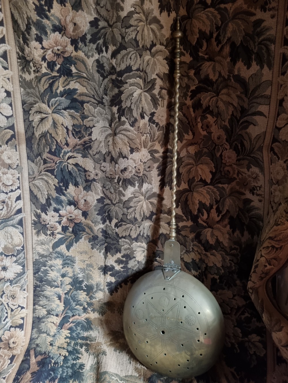 17THC BRASS HANDLED EMBOSSED OVAL WARMING PAN  View VII