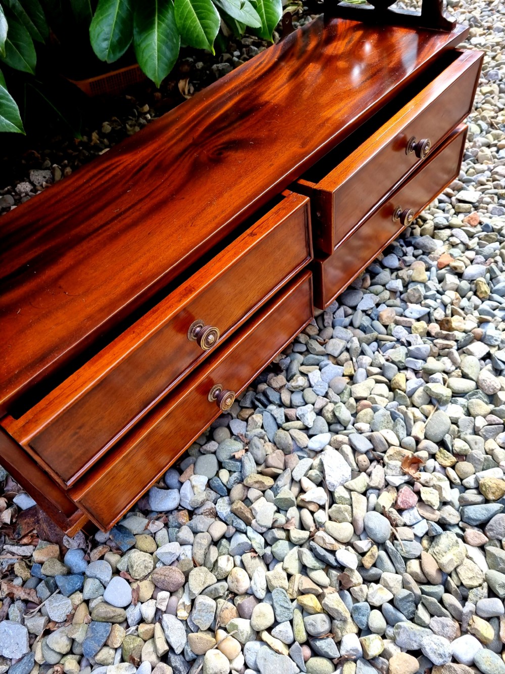 A LARGE CHIPPENDALE STYLE MAHOGANY SET OF FRETTED SHELVES View III