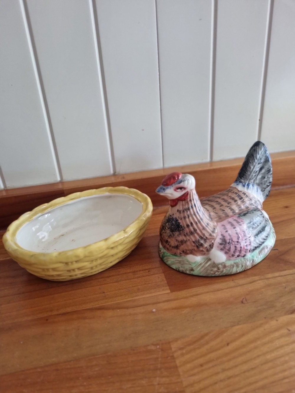SMALL ANTIQUE HEN ON NEST POTTERY  EGG HOLDER View II