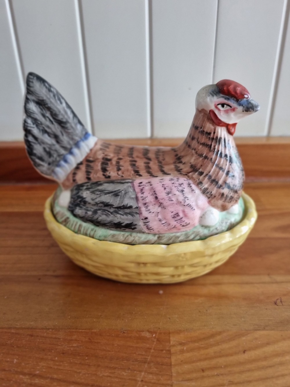 SMALL ANTIQUE HEN ON NEST POTTERY  EGG HOLDER View III