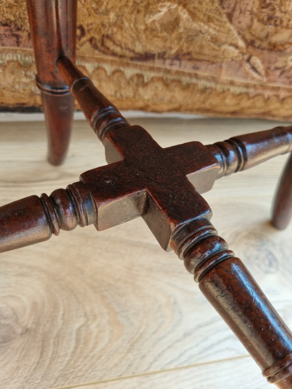 SMART REGENCY ROUND MAHOGANY STOOL. View II