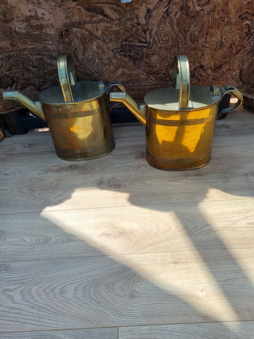 A GOOD PAIR OF LARGE ANTIQUE BRASS WATER CANS  View IV