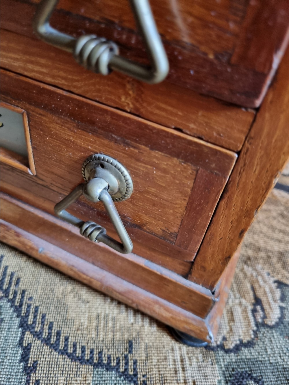 A EXCELLENT SHOP 3 DRAWER NEEDLE INLAID OAK AND GLASS BOX View V