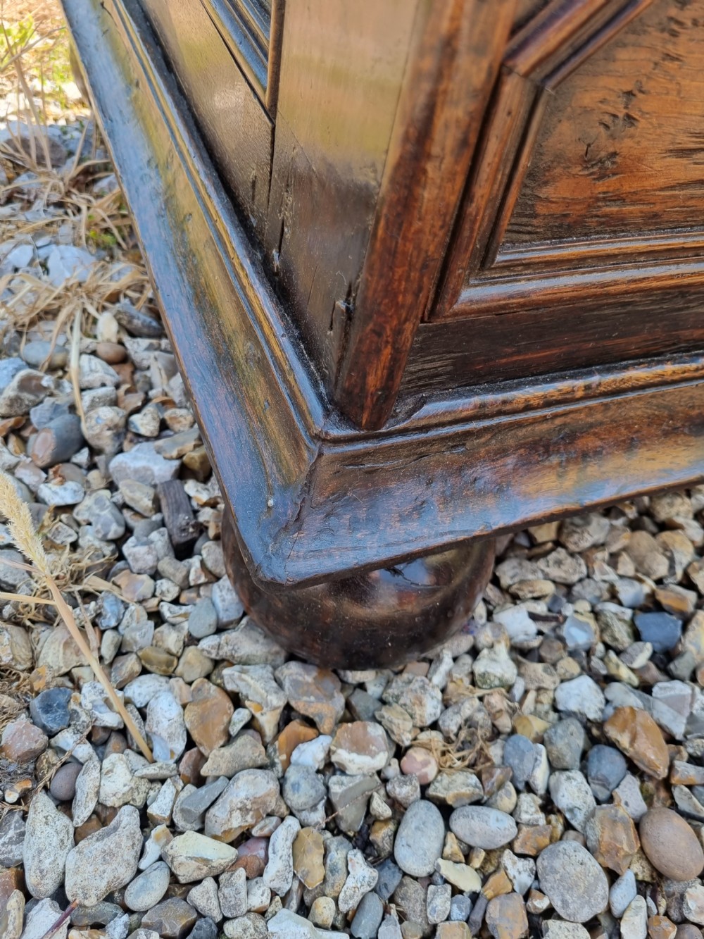 GOOD SMALL LATE17THC/E18THC OAK MOULDED FRONT CHEST C1700 View IV