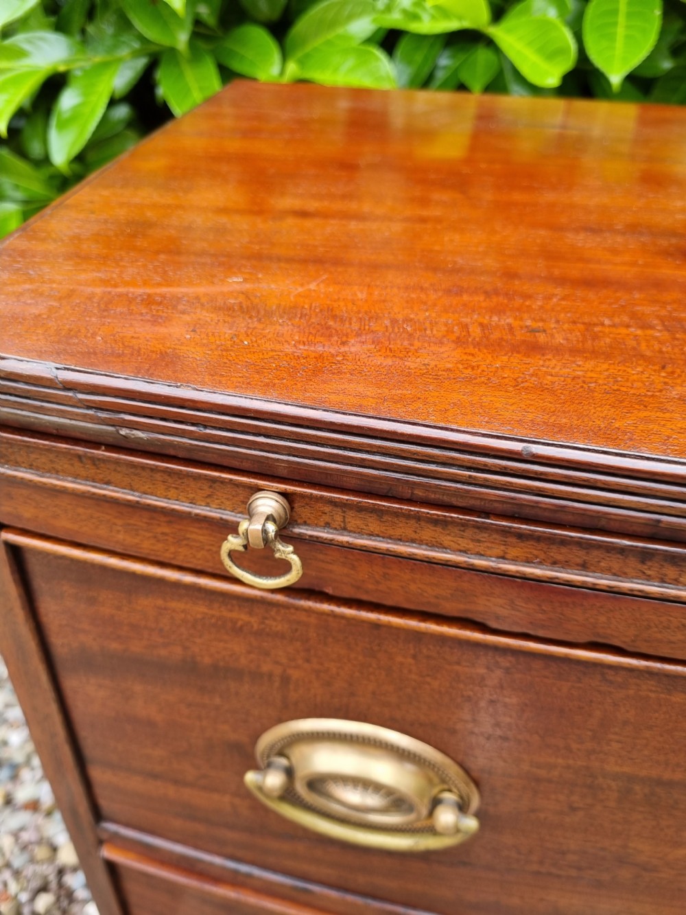 SMALL GEORGIAN  MAHOGANY BOW FRONT CHEST OF DRAWERS View II
