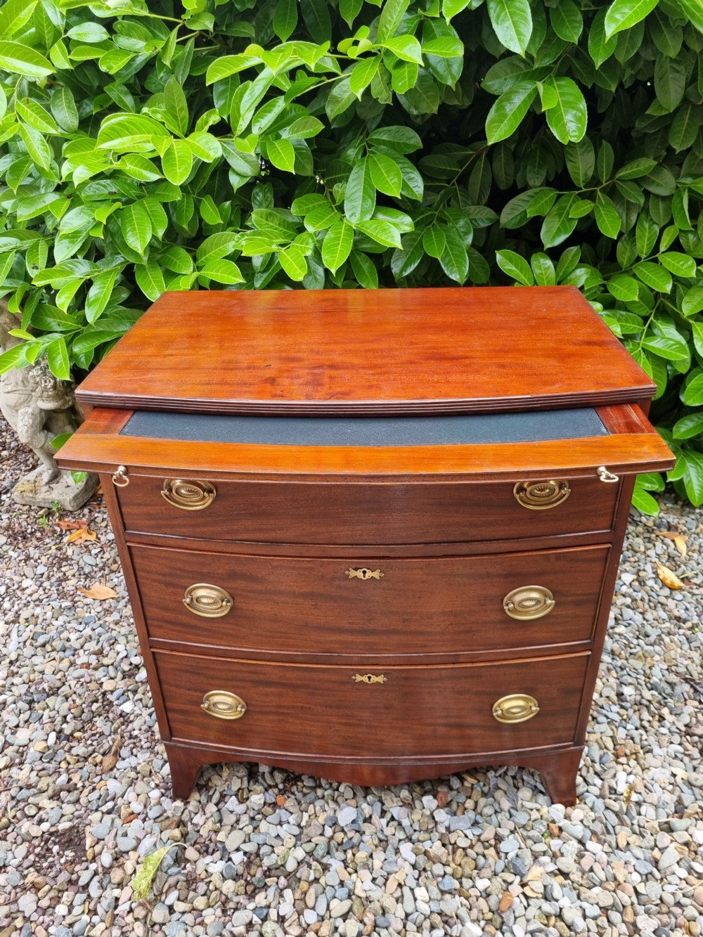 SMALL GEORGIAN  MAHOGANY BOW FRONT CHEST OF DRAWERS View III