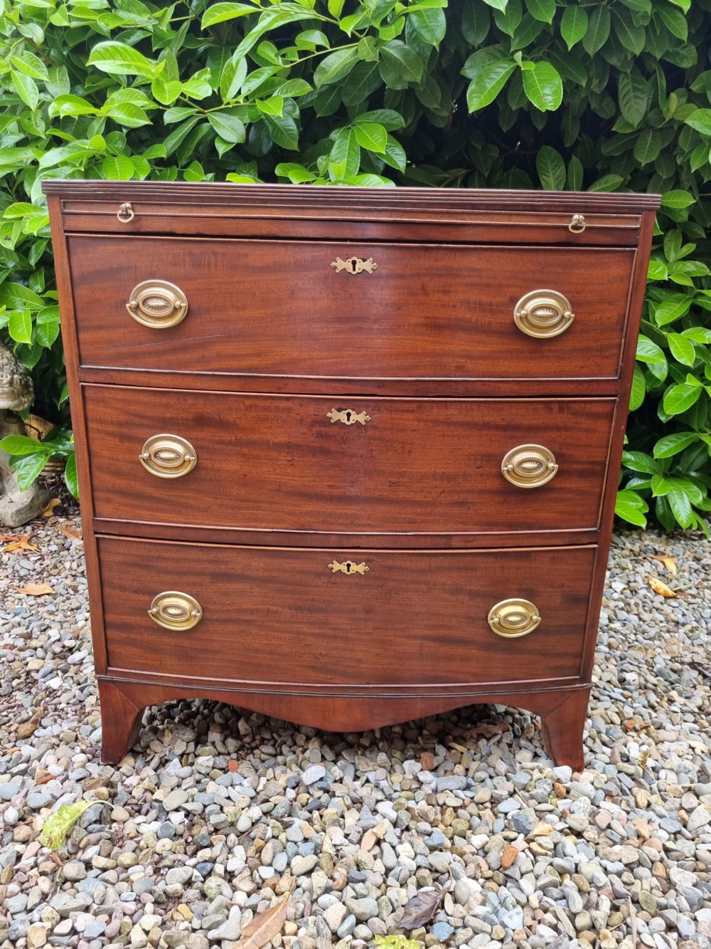 SMALL GEORGIAN  MAHOGANY BOW FRONT CHEST OF DRAWERS View V